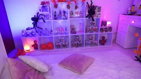 ill be online tomorrow December 1st online show from October 19, 12:12 am