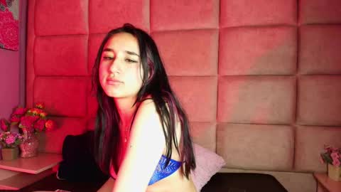 charlottestuart_ online show from February 14, 6:59 am