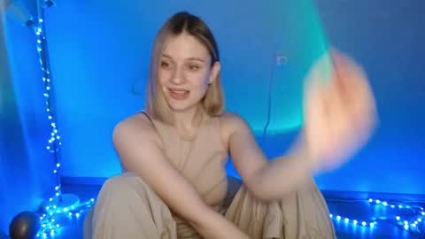 Michelle  online show from February 3, 6:13 am