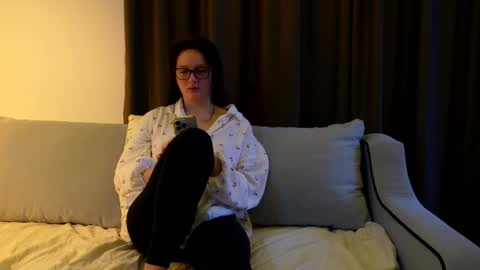 katie online show from February 5, 5:54 am