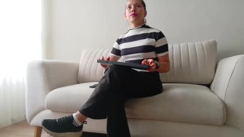 Regina Phalange online show from November 18, 8:54 pm