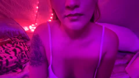 cherrieamaretto online show from June 20, 6:28 am
