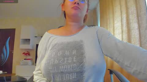 mayra online show from November 18, 11:44 am