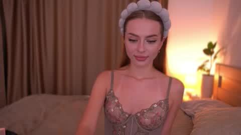 Alisha online show from September 17, 9:02 pm