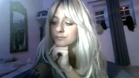 cherryblushxo online show from May 31, 3:23 am