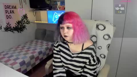 Sarah online show from March 3, 9:32 pm