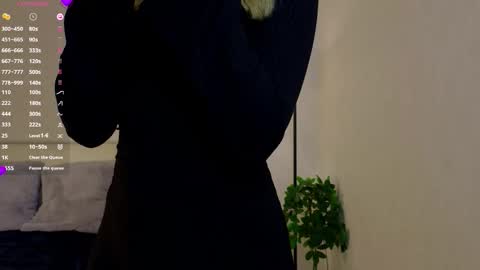 Loise online show from March 13, 5:25 pm