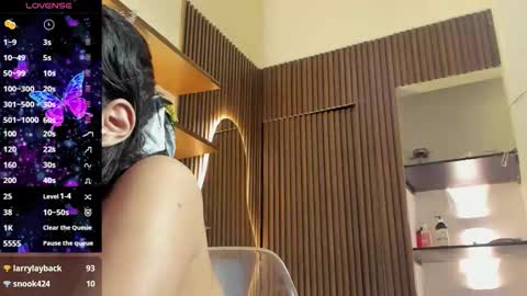 C H L O E  online show from December 20, 2:21 pm