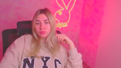 Chloe online show from November 24, 6:48 am