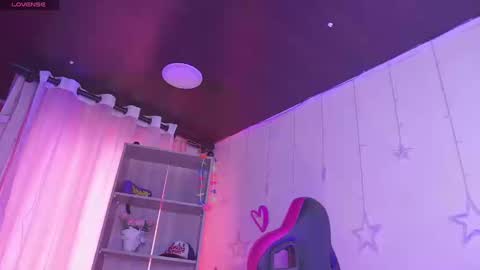 CLOE  online show from September 23, 8:40 pm