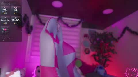 CLOE  online show from December 5, 5:58 pm