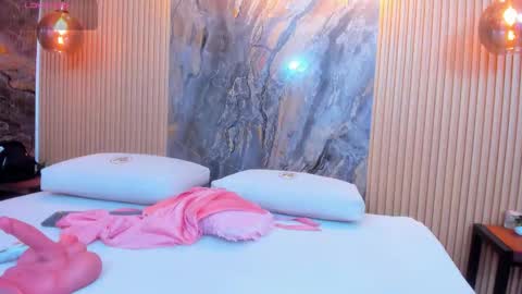  CHLOE  online show from October 10, 8:03 pm