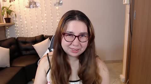 chloe_prg online show from February 5, 1:22 pm