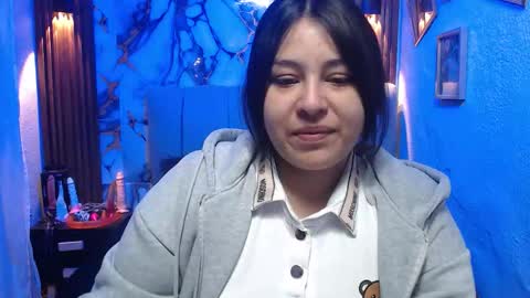 chloe_smith5 online show from February 16, 1:11 pm