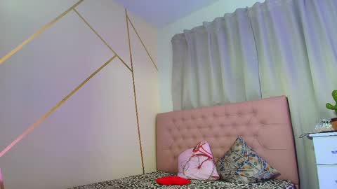 Lulu  online show from May 30, 11:43 pm