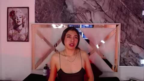 chloe chain online show from November 27, 6:11 pm