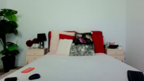 Chloe online show from April 6, 4:01 am