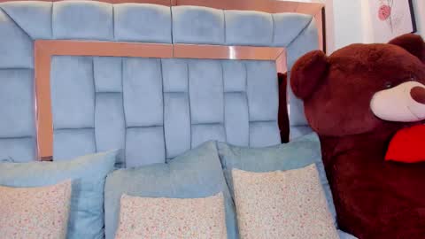 Chloe  online show from November 18, 5:03 pm