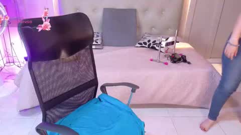 Chloe rosse online show from February 5, 7:50 pm