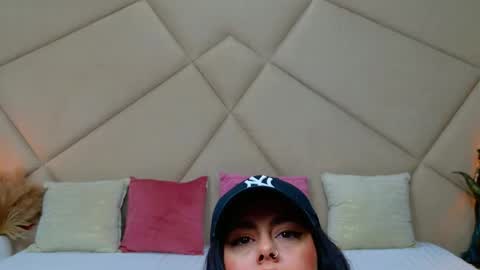 Chloe Vee online show from October 9, 5:11 am