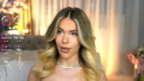 Chloe online show from April 5, 7:13 pm