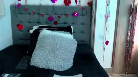 Christine Moore online show from January 16, 2:57 pm