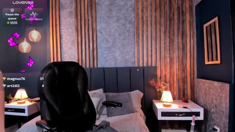 Hi Im Christina. . Dont forget to follow me to have me close to you   online show from December 22, 3:00 pm