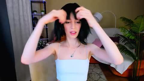 christinaconteeree online show from December 5, 1:23 pm