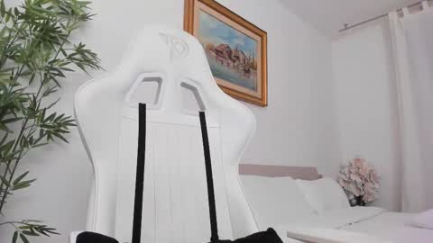 Hi im Christine online show from October 24, 5:36 am