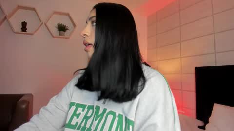 Christine  online show from December 1, 12:09 pm