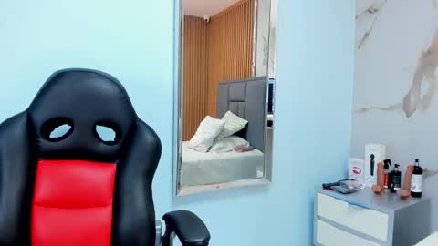 CINTIA  online show from October 17, 8:01 pm