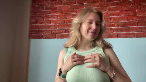 citrusblissss online show from October 1, 2:49 am