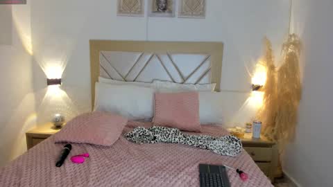 Claire 3 online show from January 5, 12:31 pm