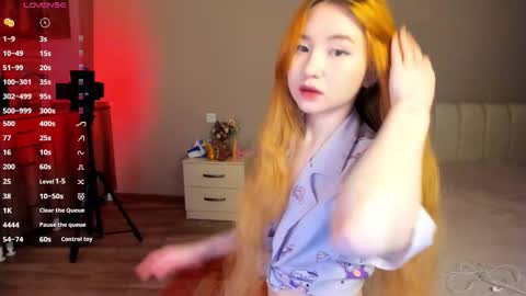 Yumi online show from November 30, 12:09 pm