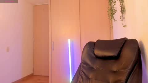 Cleopatra online show from April 19, 6:10 pm