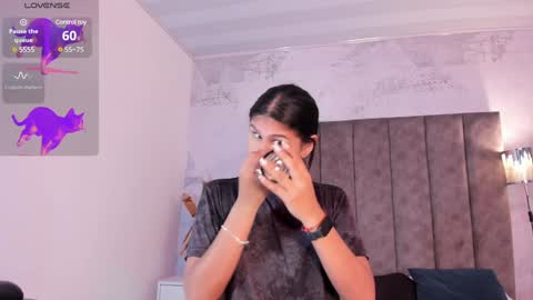 Cleopatra online show from December 31, 6:57 pm