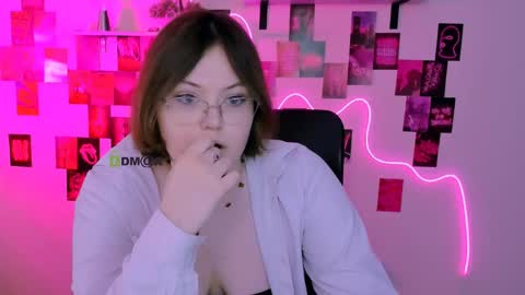 clery_shine online show from April 26, 9:45 pm