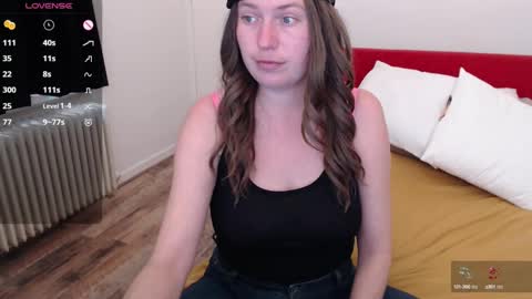 Syl  online show from February 25, 8:14 am