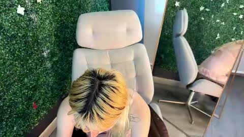  CLOE  online show from September 15, 7:43 pm