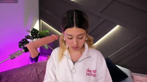 cloe_palmeer online show from February 25, 8:21 pm