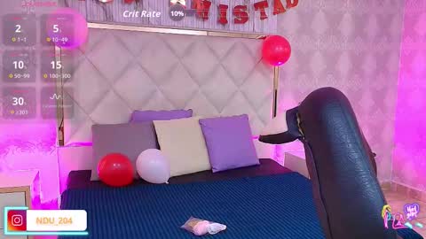 cloee_tay1 online show from February 20, 11:45 am
