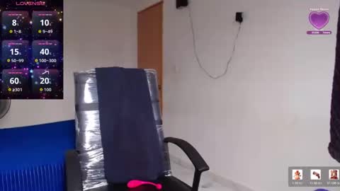 cloey_katherim online show from June 5, 12:00 pm