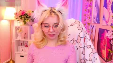 Mia online show from March 8, 9:08 pm