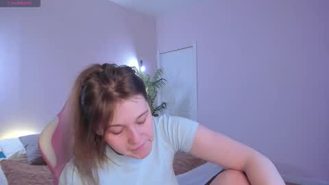 Collen Mon Tue Wed Thu Fri GMT 3 0300am - 0900am  online show from November 3, 5:06 pm