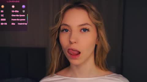 Hello im Sofia Welcme to my room .More hugs and kiss for you online show from November 14, 6:46 am