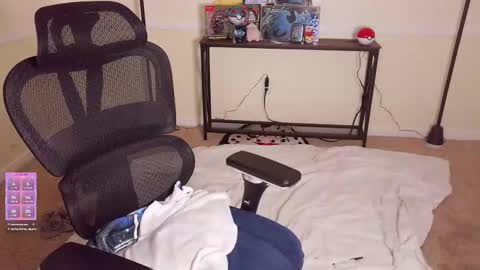 controllercutie online show from March 9, 12:08 pm