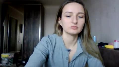 cora_fora online show from December 22, 9:34 am