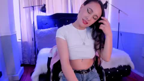 Coral  online show from October 17, 2:42 pm