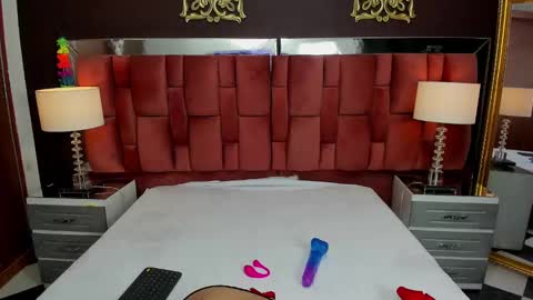 coralharmon online show from January 4, 8:05 pm