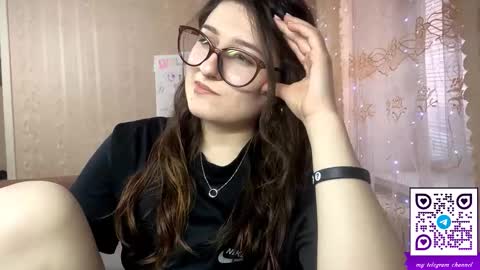 Elisheva online show from March 20, 1:49 pm